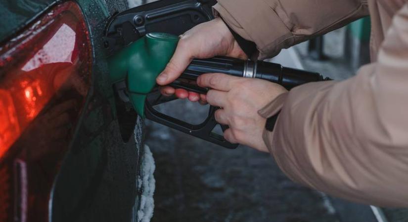 Így alakul a benzin ára szerdától: a gázolajról is megszólaltak a szakértők