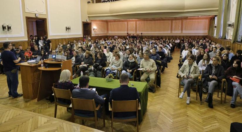 Megnézték, milyen itt egyetemistának lenni – óriási érdeklődés övezte az ELTE-SEK nyílt napját