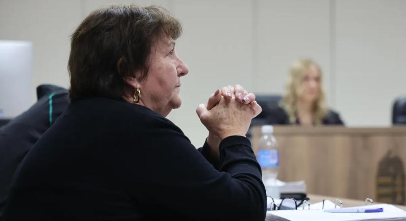 Sírva tiltakozott Babicsek Bernát édesanyja a tárgyaláson, nem akarta elhinni, amit hallott