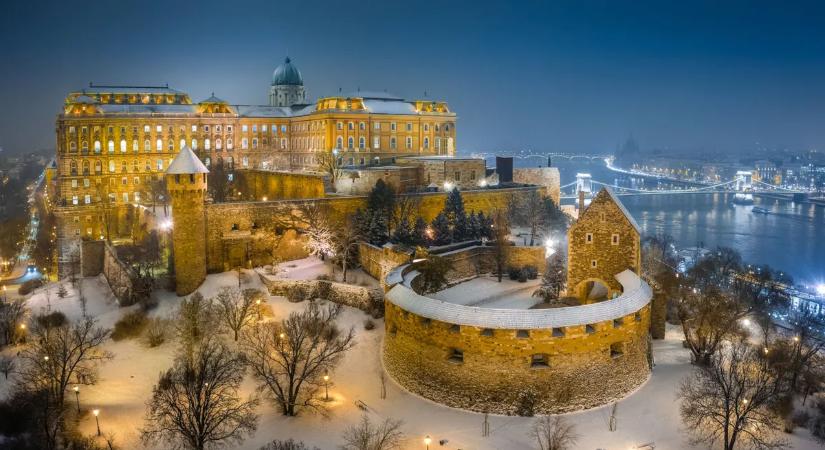 Ilyen meghitt karácsonyi hangulat vár a Budai Várnegyed szívében