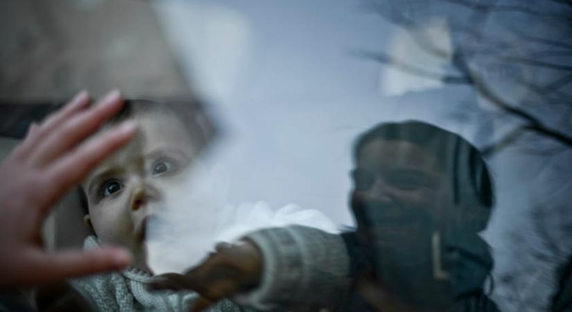 Már három éve örökbe akartak fogadni egy koraszülött kislányt, ám közbeavatkozott a kormányhivatal és inkább nevelőszülőhöz adták