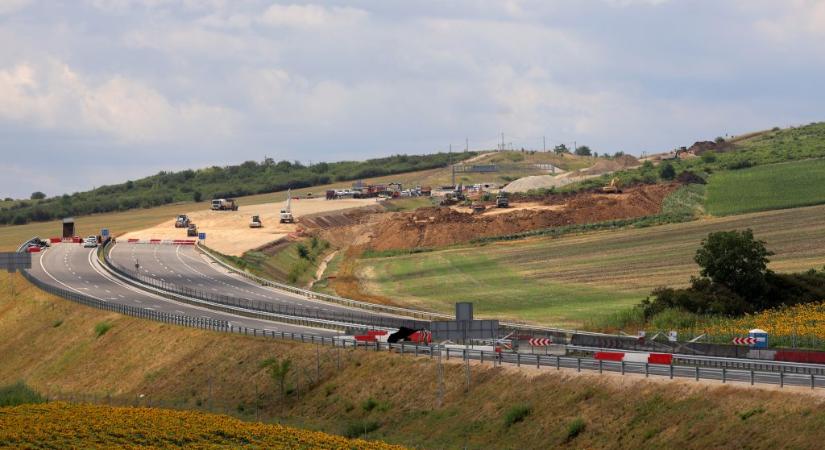 Átlátszó: a Strabag úgy építette meg az M30-ast, ahogy az állam megrendelte