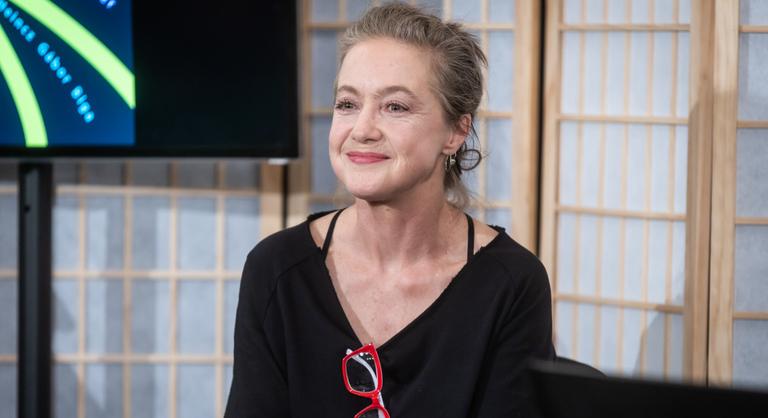 Für Anikó mackónadrágban csapongott az ebédlőasztalnál, így tanít meg minket élni