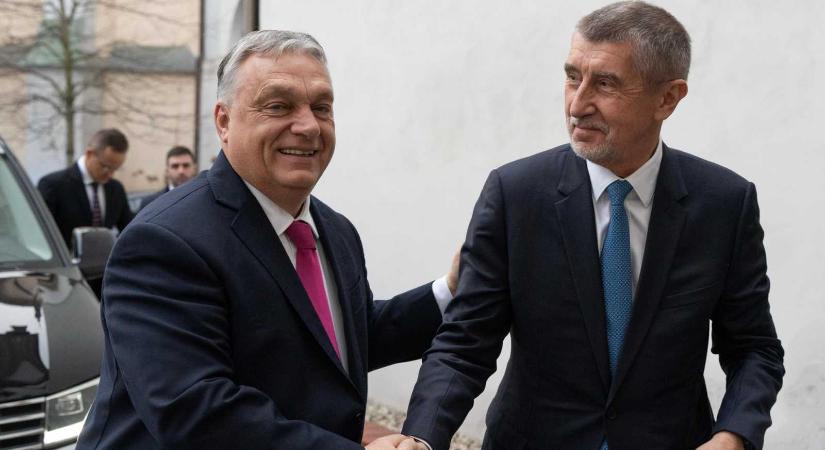 Új miniszterelnöke van Csehországnak, erősödhet Visegrád, aggódik Brüsszel