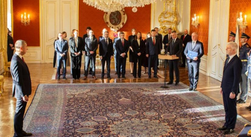 Andrej Babiš már harmadszor tette le az esküt a cseh államfő kezébe