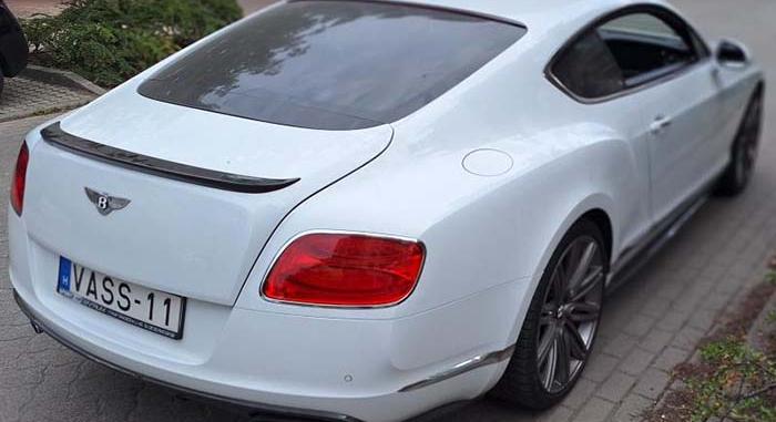 Ritka luxusautót árverez el féláron a NAV