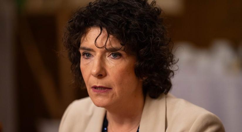 „Sziasztok babák!” – új részleteket osztott meg Dobrev a Szőlő utcai bántalmazásokról, és hat felelőst is megnevezett