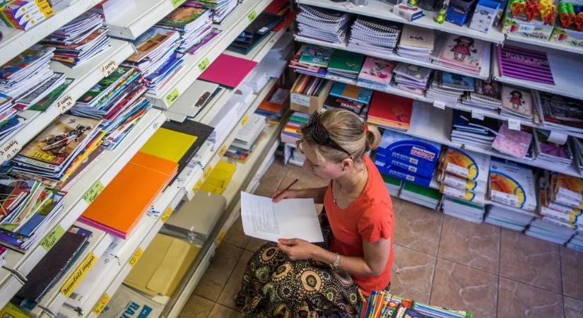 Most mindenkinek ígért iskolakezdési támogatást Magyar Péter, vagy csak a rászorulóknak?