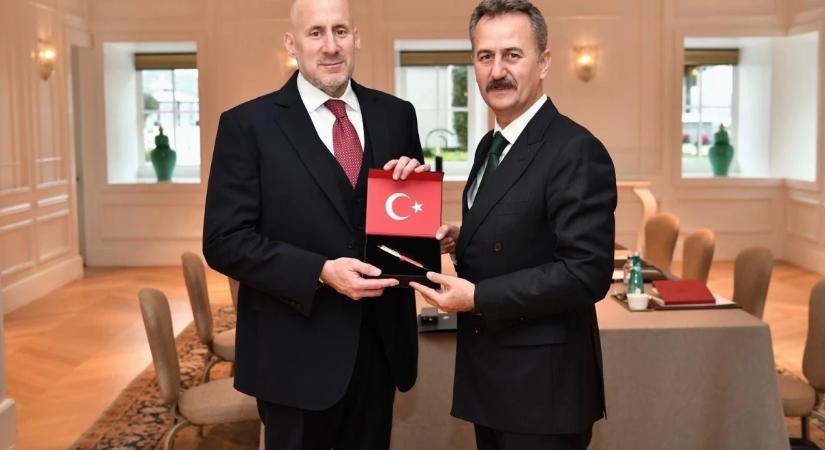 Erősíti török kapcsolatait az egyik leggazdagabb magyar, űripari és védelmi ipari együttműködésről is tárgyalt Isztambulban