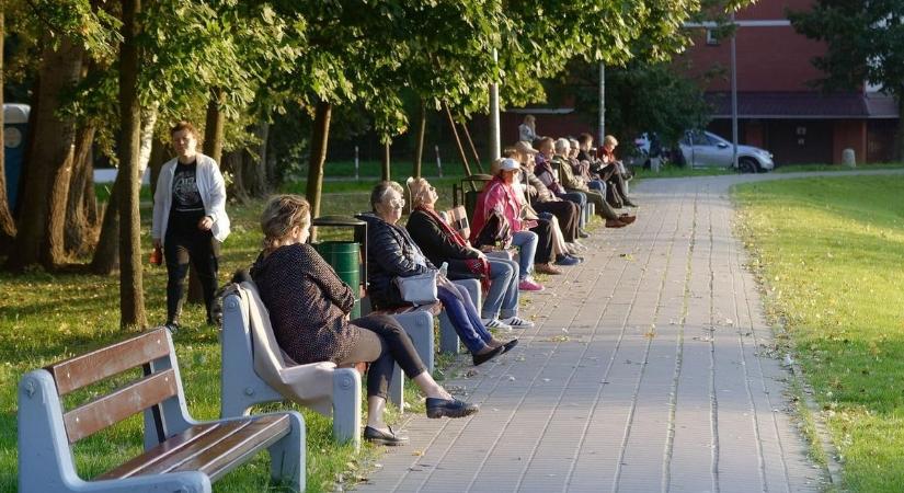 Már több országban bevezették, nálunk a baloldal még mindig támadja az idősek pluszjuttatását