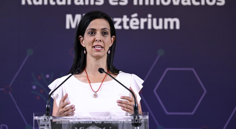 Emeli a kormány a gyedet