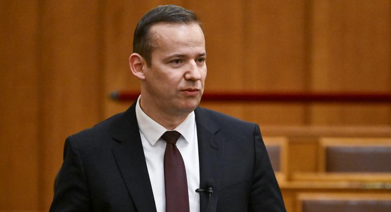 Nagykoalíció jött létre a kormány és Karácsony Gergelyék között? Meglepő kijelentések a parlamentben