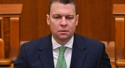 Amíg kedvenc miniszterelnöke uralkodhat, Menczer Tamás megőrízné Magyarországot magyar országnak