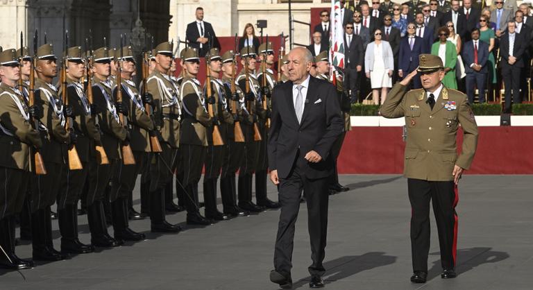 Riadót fújt az ellenzék a kormánypárt váratlan lépése miatt, főszerepben a köztársasági elnök