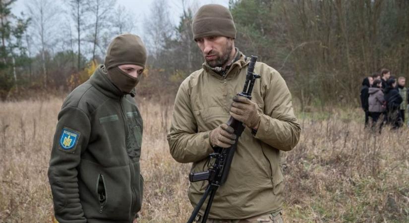 Most aztán igazán megrémülhet, aki férfi Ukrajnában, Kijev elárulta, hogy akarja megnyerni a háborút