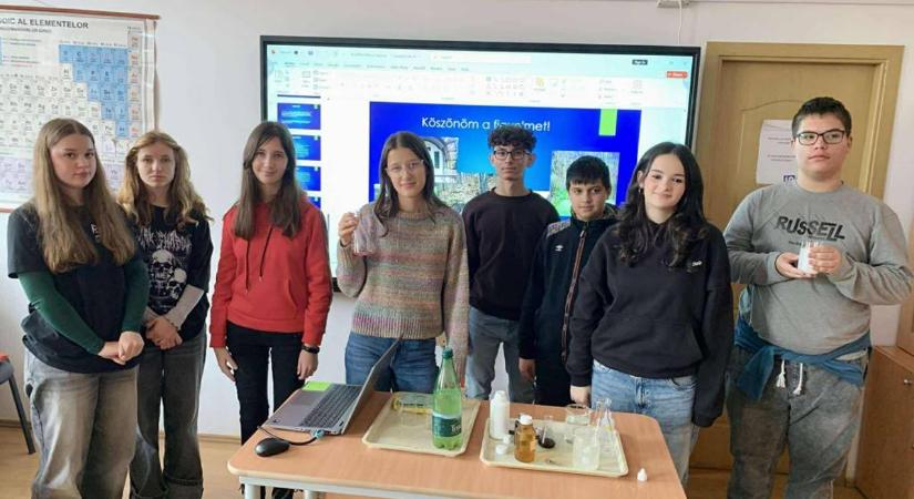 Perbetei tanulók Erdélyben