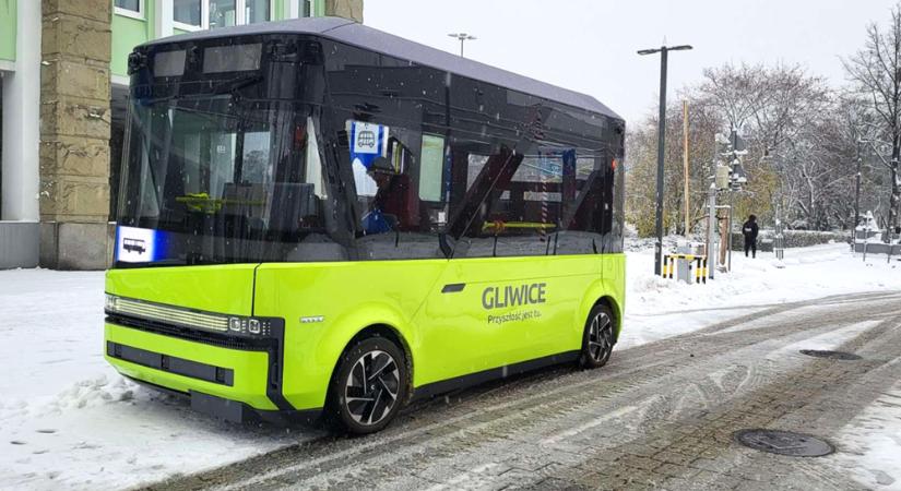 Önvezető minibuszt tesztelnek Salgótarján testvérvárosában