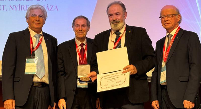 Nagy elismerést kapott a debreceni belgyógyász