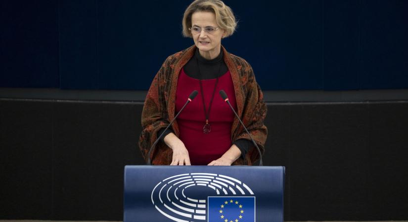 Győri Enikő szerint az uniós balliberális-néppárti nagykoalíció elárulta a gazdákat