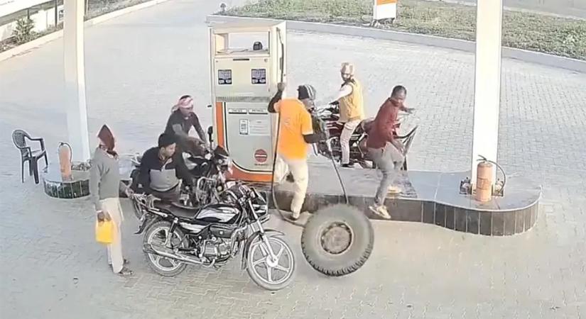 Elszabadult egy teherautó kereke, ami ezután jött, azt látni kell! - videó