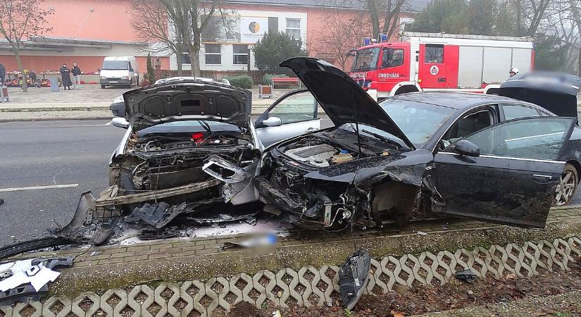 Súlyos baleset történt Székkutason, három autó is csúnyán összetört – fotókkal