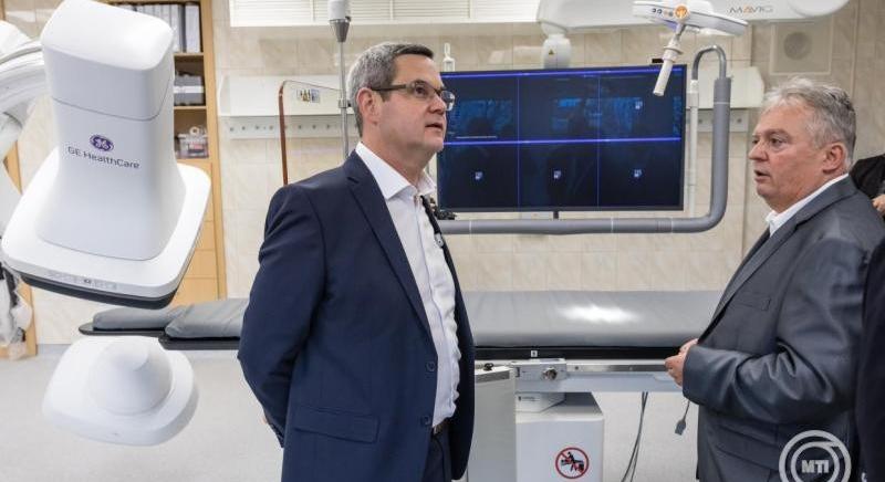 20 éves DSA készüléket cseréltek le a szombathelyi kórházban