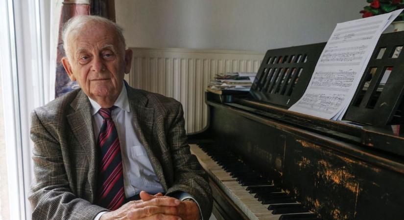 A 95 éves Tillai Aurélt köszöntötte Hoppál Péter (VIDEÓ!)