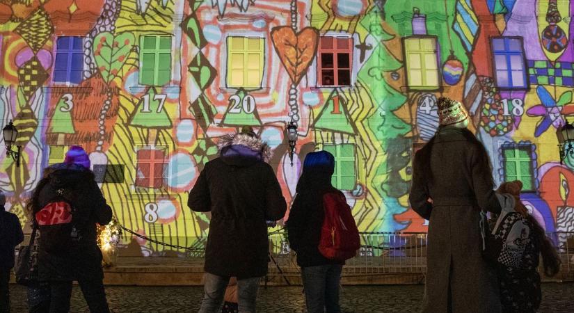 Advent alkalmából megnyitja udvarát a Fejér Vármegyei Kormányhivatal