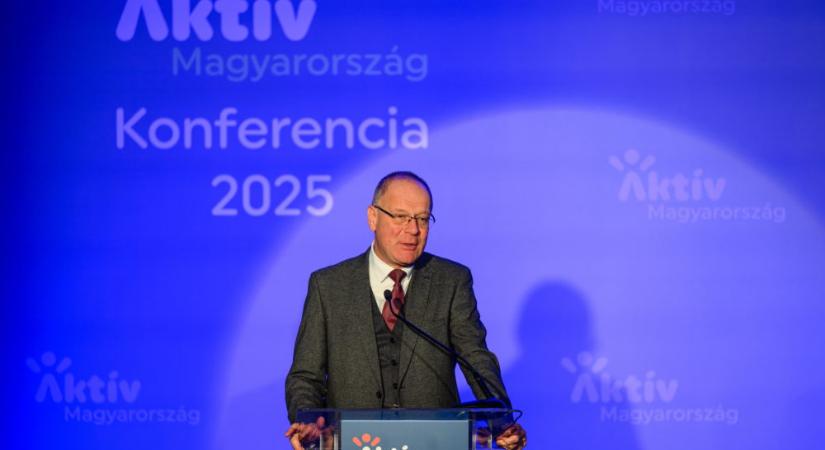 Navracsics Tibor: A kormány ott áll az önkormányzatok mögött