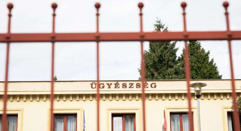 Nem jelentette be mit tart otthon, lecsapott rá az Interpol