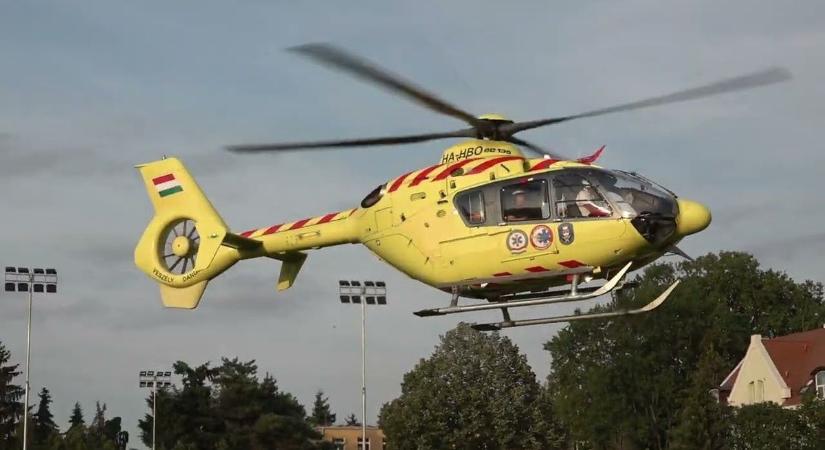 Az égből érkezett meg a Mikulás, mindenki megdöbbent amikor kiszállt (videó)