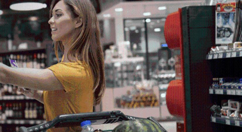 Ünnepi vásárlási roham: Másodpercek alatt frissülnek az árak a hazai üzletekben