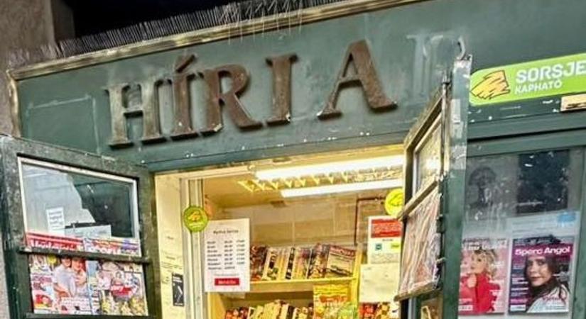 Újranyitott a sokak által kedvelt belvárosi újságospavilon!