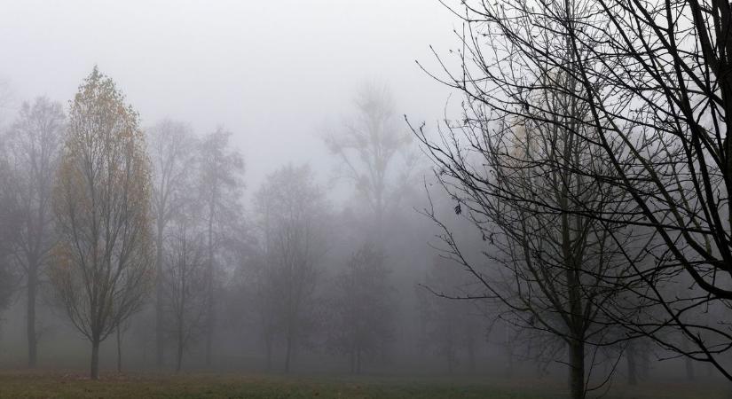 Sűrű köd és szürke idő nyomja rá a bélyeget a hangulatunkra holnap