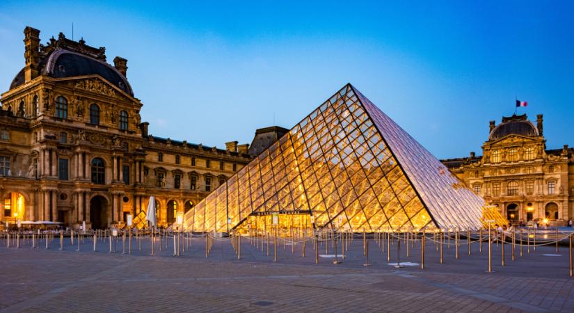 Nem elég a Louvre-rablás, jön a dolgozók sztrájkja is