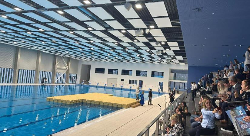 Átadták a Kazincbarcikai Vízi Komplexumot