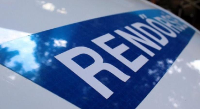 Ja, hogy már ezt is lopják Gyöngyösön? Mint a pinty, úgy szeleltek el a méregdrága holmival