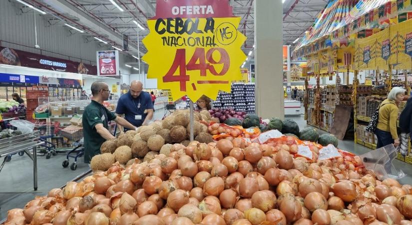 Dühöngenek a gazdák, tiltakozik a kormány, de tényleg tartani kell attól, hogy Brüsszel egy kis lítiumért tönkreteszi az európai mezőgazdaságot?
