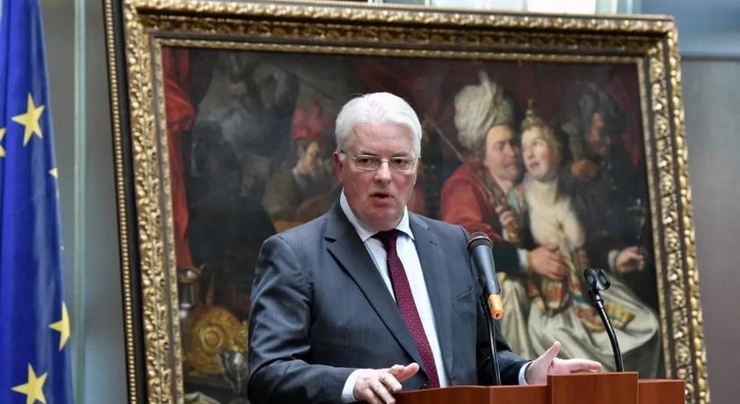 Újabb háborúpárti diplomata hergeli Európát