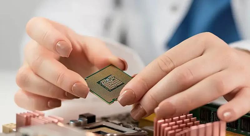 Súlyos szakemberhiány fenyegeti Európa félvezetőiparát