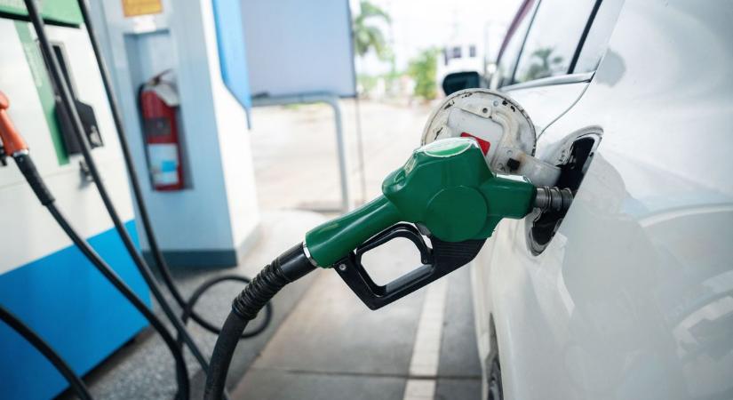 Megnyugodhatnak a sofőrök, ennyiért tankolhatunk szerdától