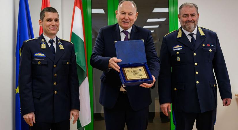 Állománygyűlés Sopronban: a csendes háttérmunka a különbség rend és káosz között - fotók