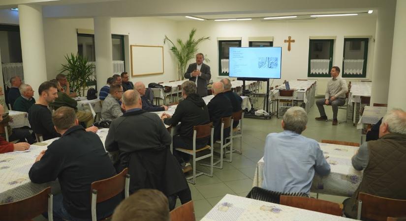 A család volt a témája a decemberi férfitalálkozónak