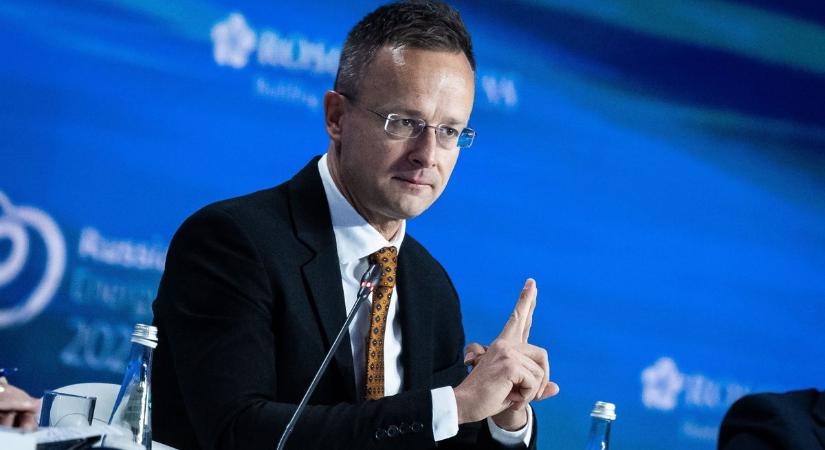 Szijjártó Péter üzent a médiának