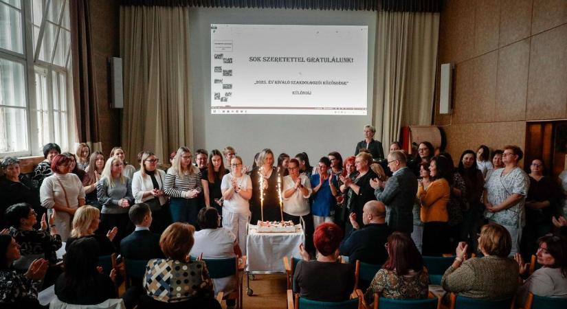 Díjátadót is tartottak a Gyermekápolói-Szülésznői-Védőnői Szakmai Napon a Markusovszky-kórházban