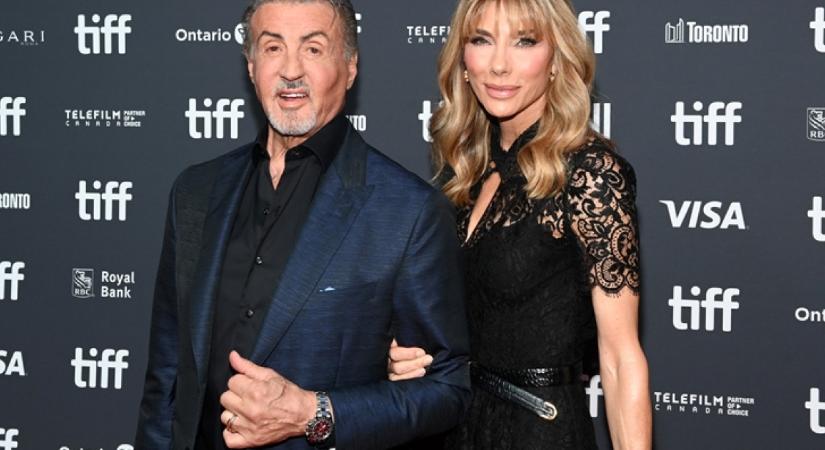 Sylvester Stallone 22 évvel fiatalabb felesége még mindig bámulatosan csinos: így néz ki ma az 57 esztendős Jennifer