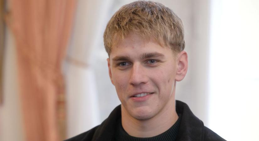 A Superbike-ba kerülés a cél – Kovács Bálint motorversenyzőt fogadta Cser Palkovics András