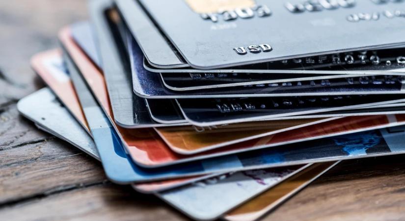 Csúcson a hitelkártya-tartozásunk