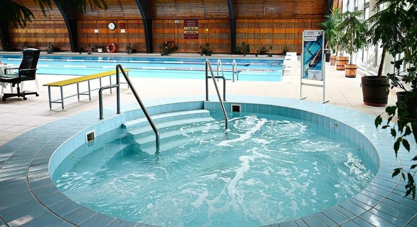 Új uszoda épülhet Tatán, már a pályázatot is kiírták