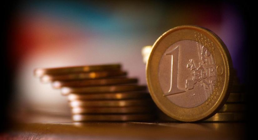 Januártól euróra vált Bulgária – már most sorban állnak az euróérmékért